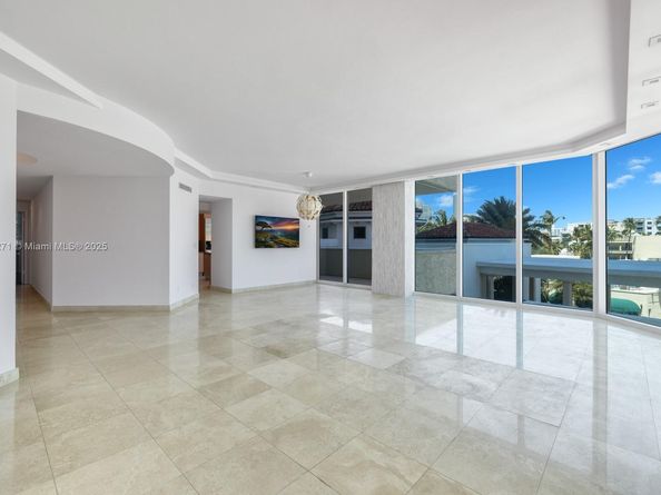 300 S Pointe Dr 405, Miami Beach FL 33139