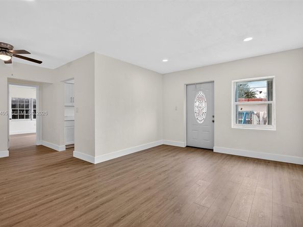 280 NW 34th St, Miami FL 33127