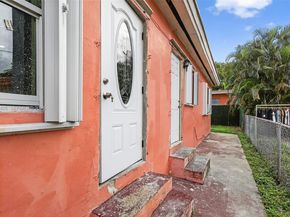 280 NW 34th St, Miami FL 33127