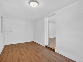 280 NW 34th St, Miami FL 33127