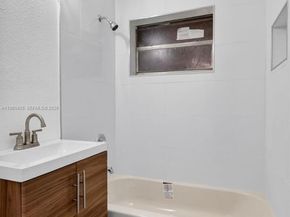 280 NW 34th St, Miami FL 33127