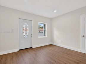 280 NW 34th St, Miami FL 33127