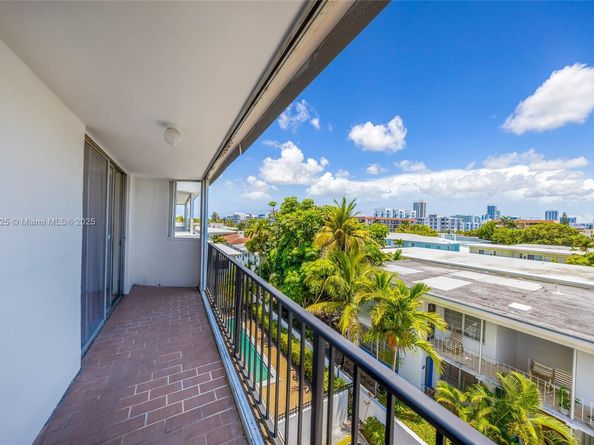 7921 Byron Ave 407, Miami Beach FL 33141