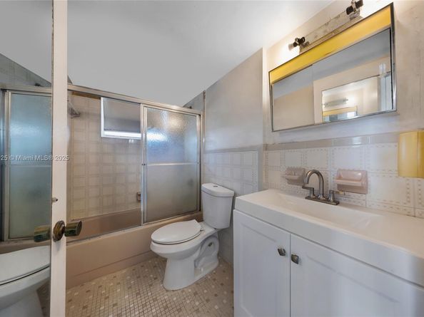 7921 Byron Ave 407, Miami Beach FL 33141