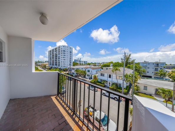7921 Byron Ave 407, Miami Beach FL 33141