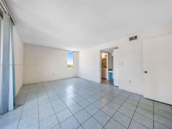 7921 Byron Ave 407, Miami Beach FL 33141