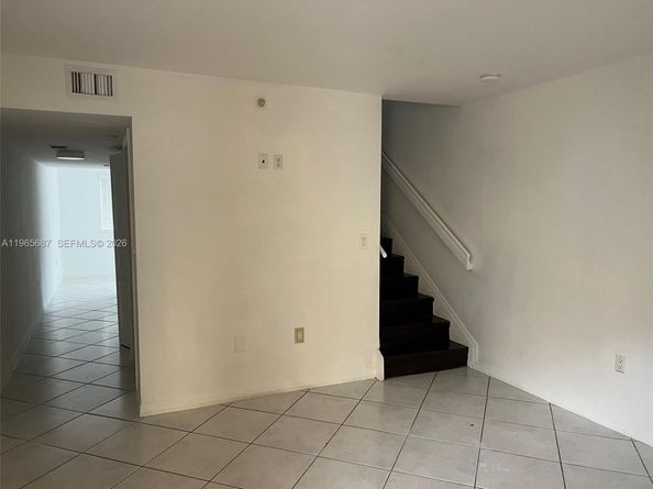 12645 SW 91st St 202, Miami FL 33186
