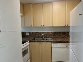 12645 SW 91st St 202, Miami FL 33186