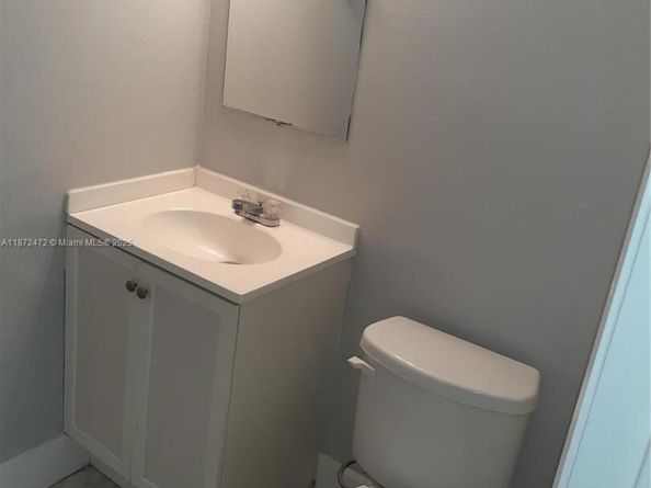 5842 NW 21st St 42B, Lauderhill FL 33313