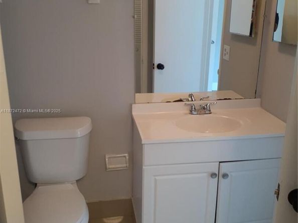 5842 NW 21st St 42B, Lauderhill FL 33313