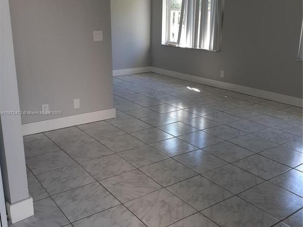 5842 NW 21st St 42B, Lauderhill FL 33313
