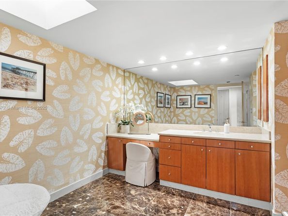 19667 Turnberry Way 27K, Aventura FL 33180