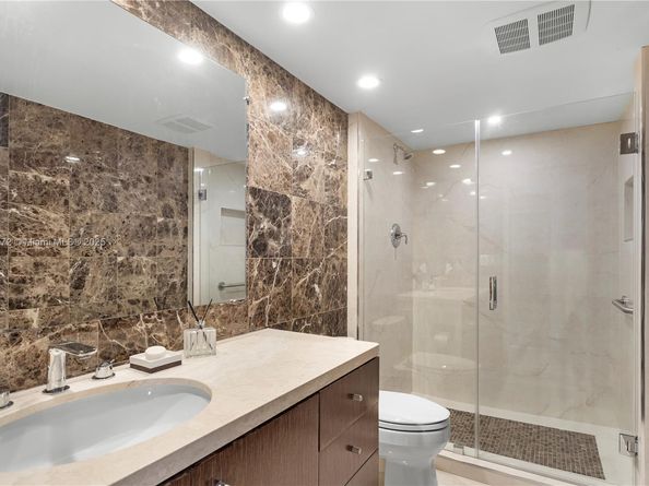 19667 Turnberry Way 27K, Aventura FL 33180