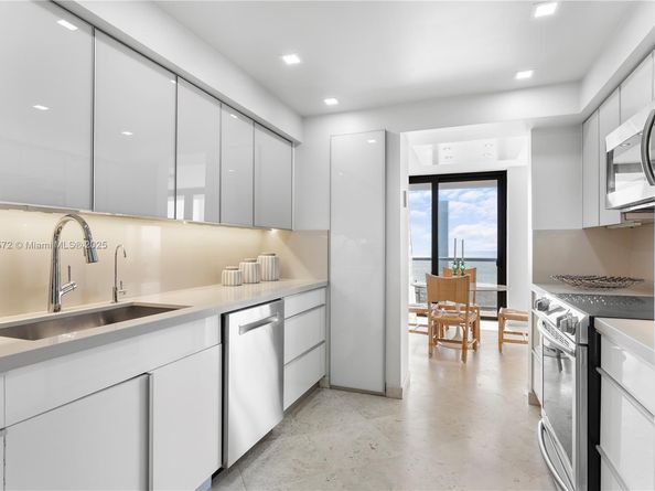 19667 Turnberry Way 27K, Aventura FL 33180