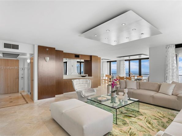 19667 Turnberry Way 27K, Aventura FL 33180