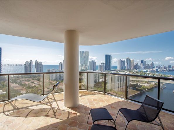 19667 Turnberry Way 27K, Aventura FL 33180