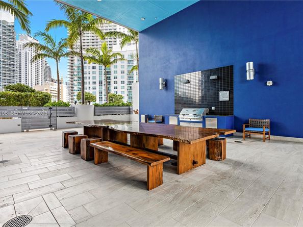1300 Brickell Bay Dr 3302, Miami FL 33131