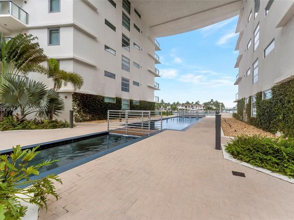 6620 Indian Creek Dr PH711, Miami Beach FL 33141