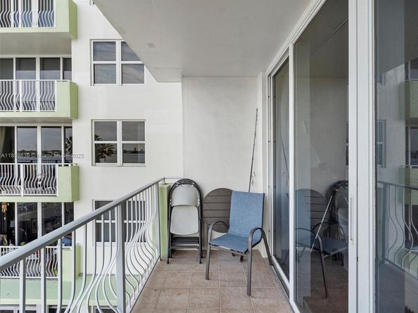 10350 W Bay Harbor Dr 4V, Bay Harbor Islands FL 33154