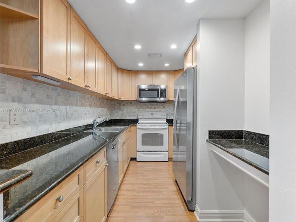 10350 W Bay Harbor Dr 4V, Bay Harbor Islands FL 33154