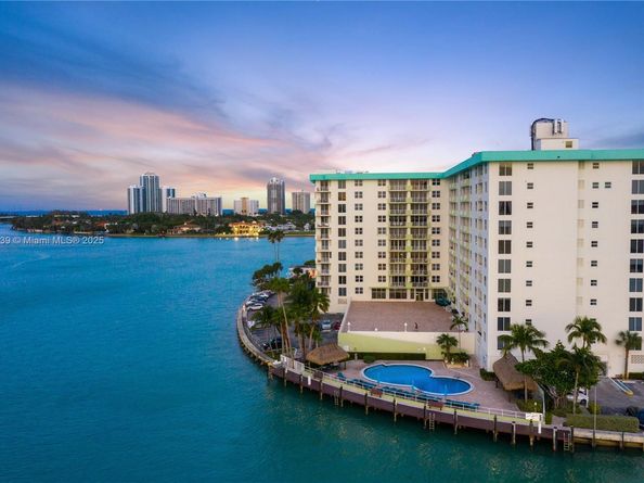 10350 W Bay Harbor Dr 4V, Bay Harbor Islands FL 33154
