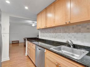 10350 W Bay Harbor Dr 4V, Bay Harbor Islands FL 33154