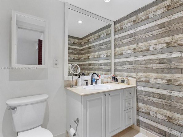 10350 W Bay Harbor Dr 4V, Bay Harbor Islands FL 33154