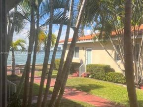 2160 BayDr 211, Miami Beach FL 33141