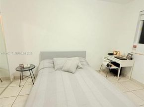 2160 BayDr 211, Miami Beach FL 33141