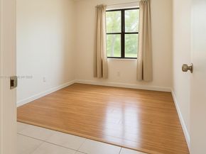 800 NE 199th St 105D, Miami FL 33179