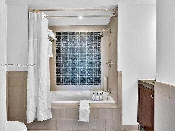17315 Collins Ave 1106, Sunny Isles Beach FL 33160