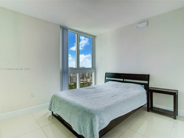 1871 NW S River Dr 1407, Miami FL 33125