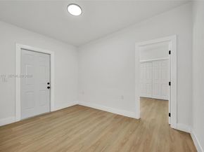 1385 NW 28th St, Miami FL 33142