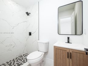 1385 NW 28th St, Miami FL 33142
