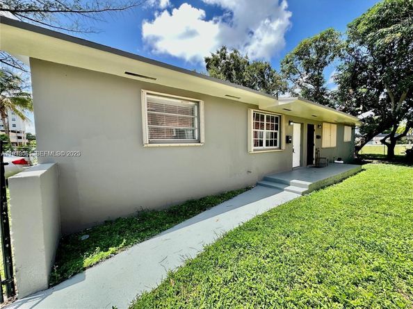 1533 NW 53rd St, Miami FL 33142