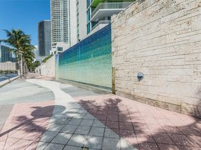 325 S Biscayne Blvd 621, Miami FL 33131