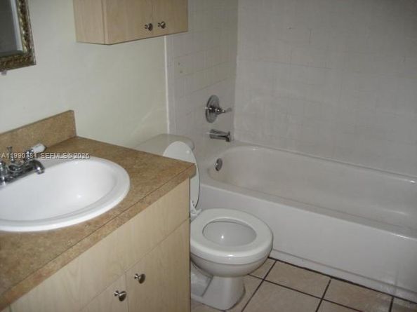 15328 SW 72 St 814, Miami FL 33193