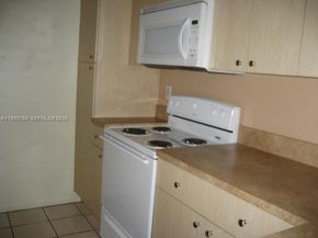 15328 SW 72 St 814, Miami FL 33193