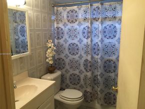 650 NE 149th St 110A, Miami FL 33161