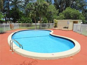 650 NE 149th St 110A, Miami FL 33161