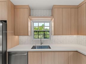 1880 NE 180th St, North Miami Beach FL 33162