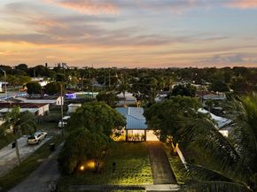 1880 NE 180th St, North Miami Beach FL 33162