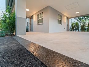 1880 NE 180th St, North Miami Beach FL 33162