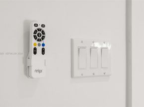 1880 NE 180th St, North Miami Beach FL 33162