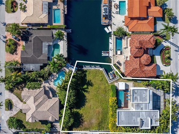 17050 NE 35th Ave, North Miami Beach FL 33160