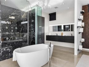 17050 NE 35th Ave, North Miami Beach FL 33160