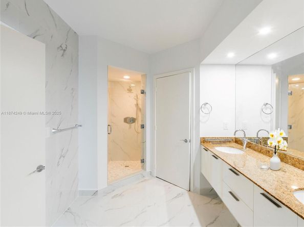 400 Alton Rd 1104, Miami Beach FL 33139