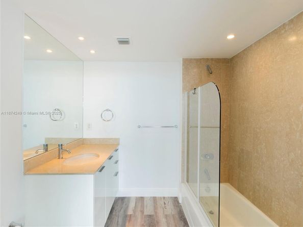400 Alton Rd 1104, Miami Beach FL 33139