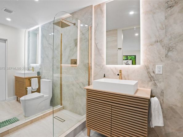 7600 SW 164th St, Palmetto Bay FL 33157