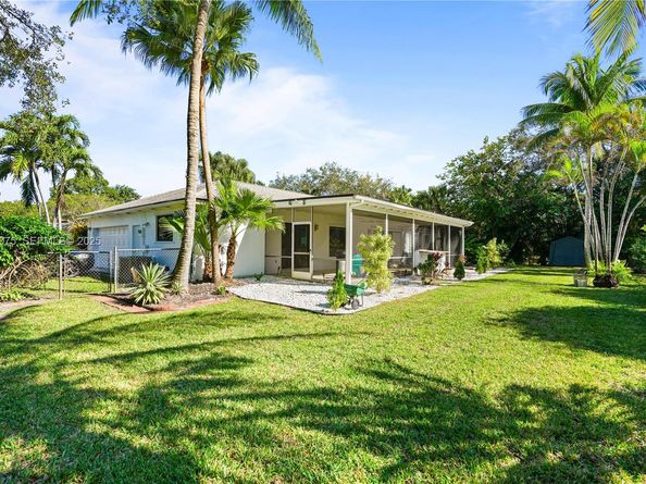 7600 SW 164th St, Palmetto Bay FL 33157